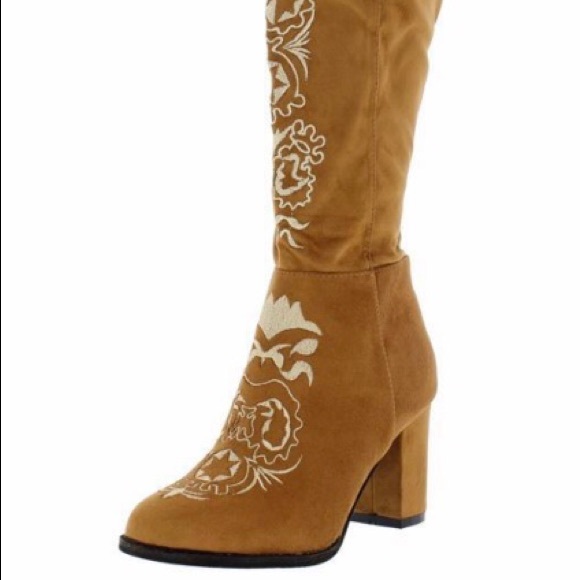 Host Pick🌟6.5 Camel Tall Embroidered Boots - Picture 3 of 8